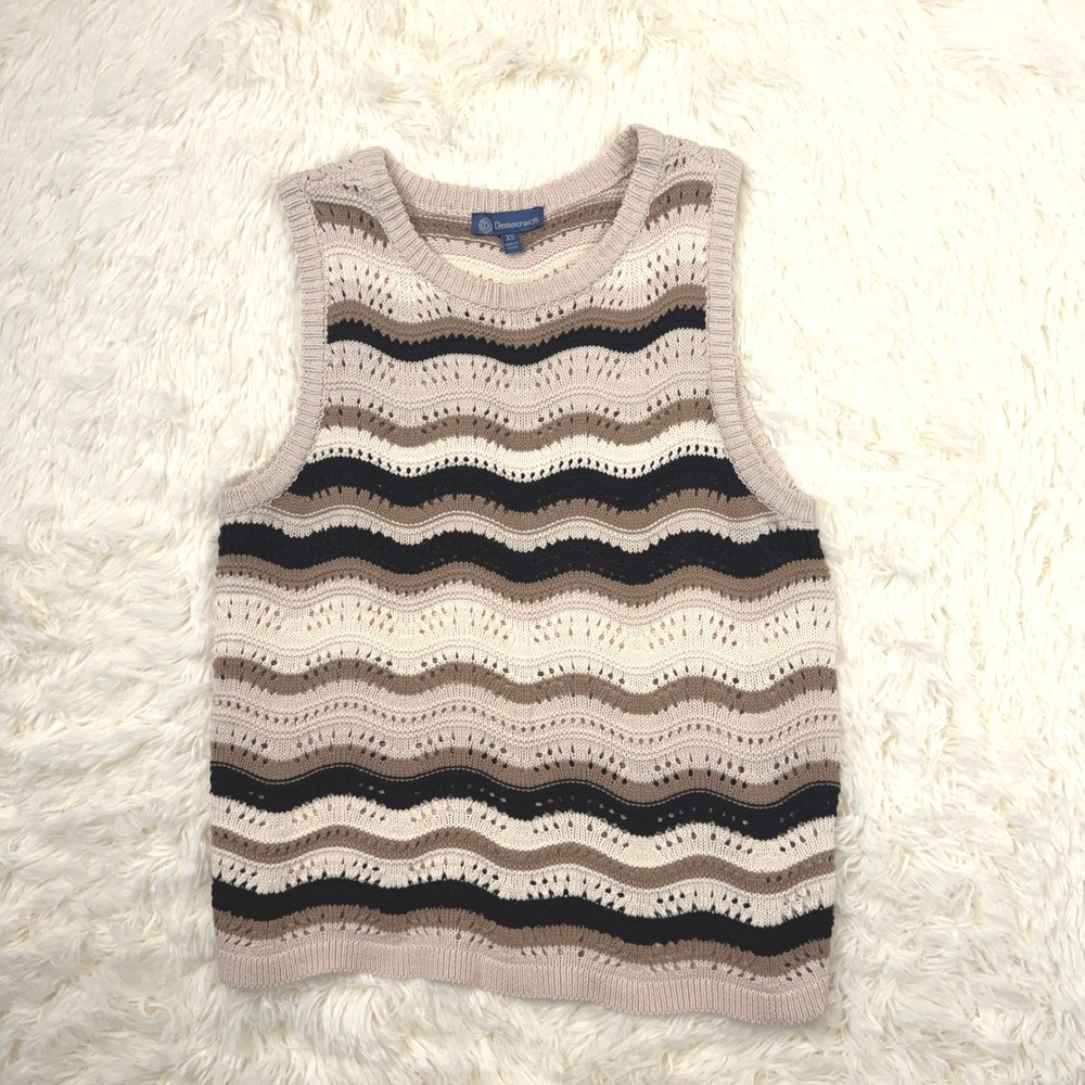 Democracy Sweater Vest Women XS Tan Brown Wavy Pointelle Knit Boho Crochet Look